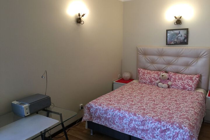 Room 5 of 79