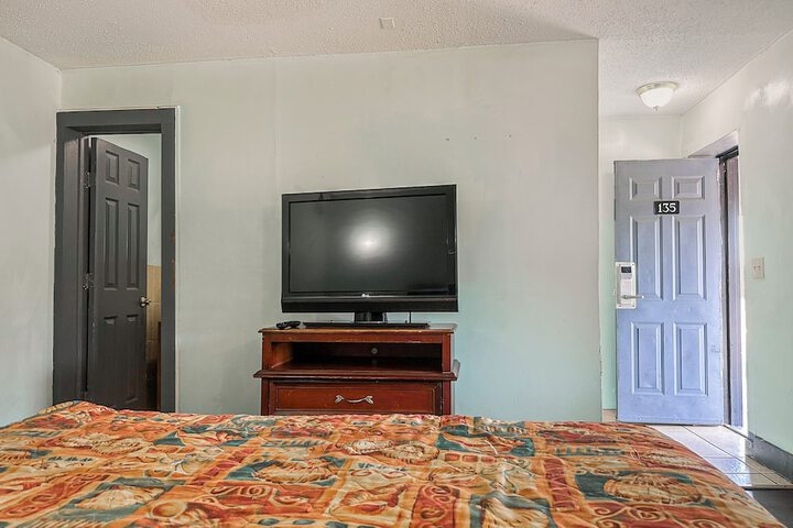 Room 30 of 110