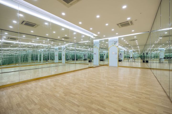 Ballroom/Hall 135 of 159