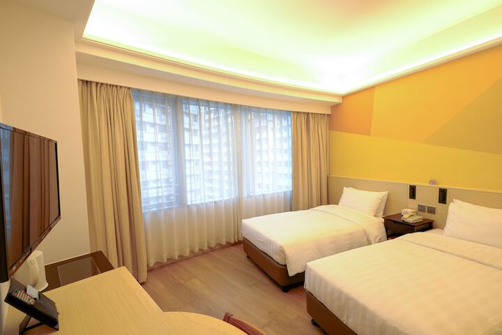 Room 6 of 67
