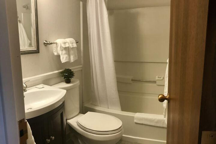 Room 36 of 49