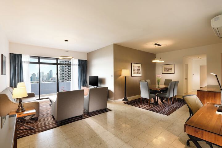 Room 32 of 52