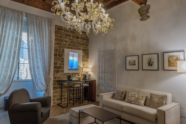 Donati Luxury Tower Suites