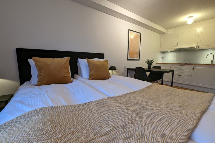 Room 6 of 34