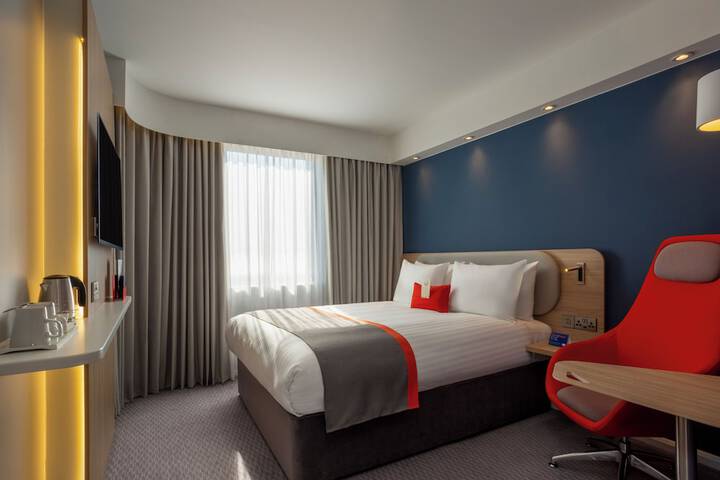 Room 8 of 30