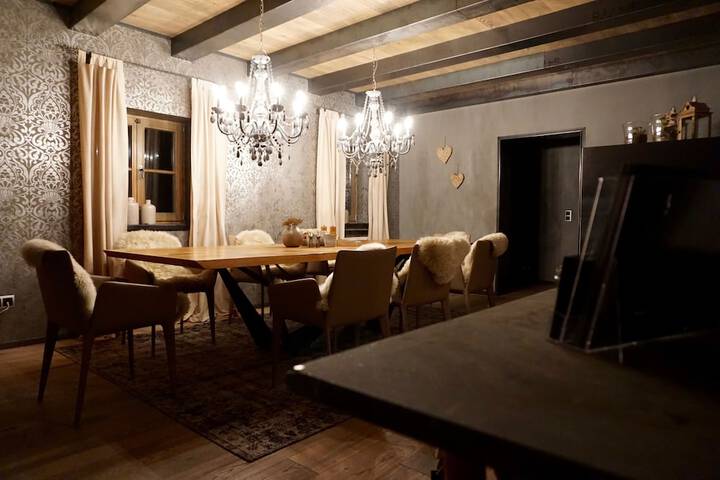 Room 5 of 30