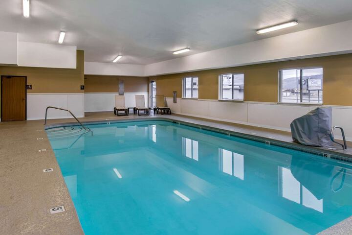 Pool 39 of 51