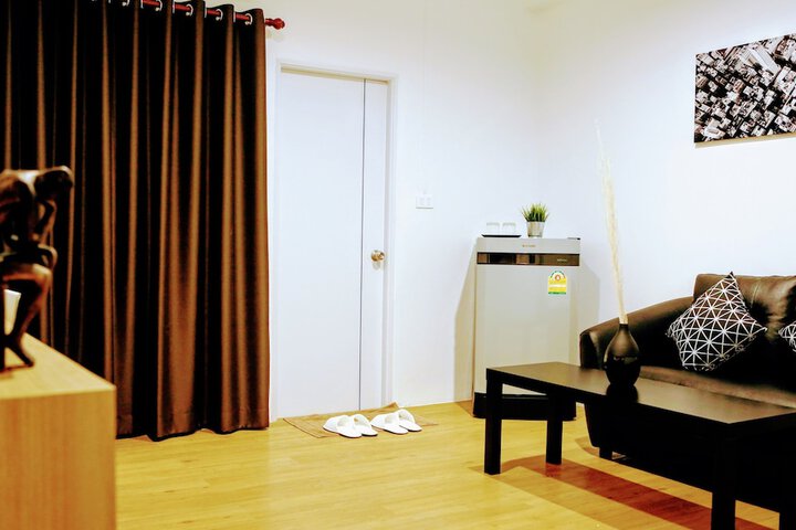Room 13 of 27