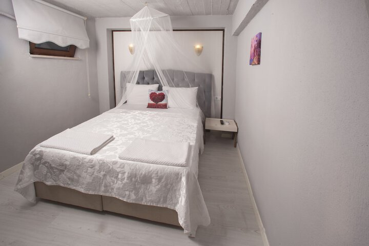 Room 10 of 55