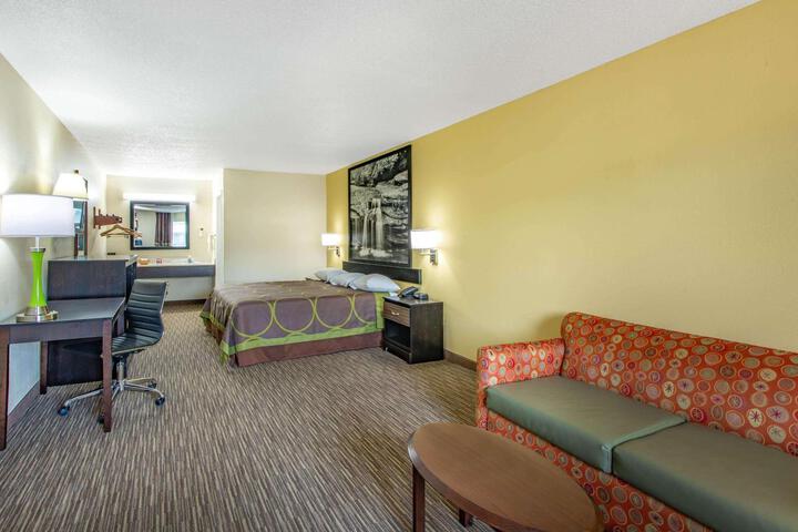 1 Queen Bed Mobility Accessible (2 of 18)