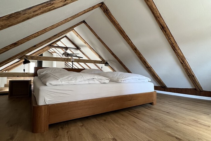 Room 3 of 40