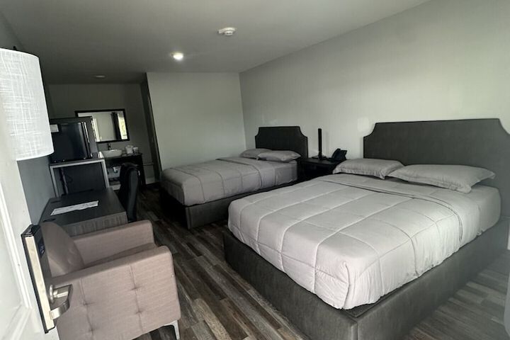 Room 13 of 30
