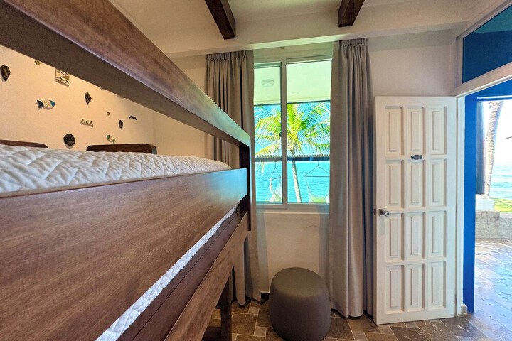 Room 11 of 38