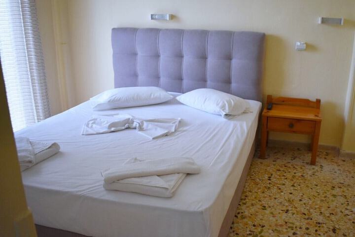 Room 10 of 72