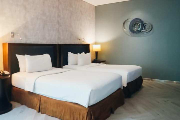 Room 18 of 65
