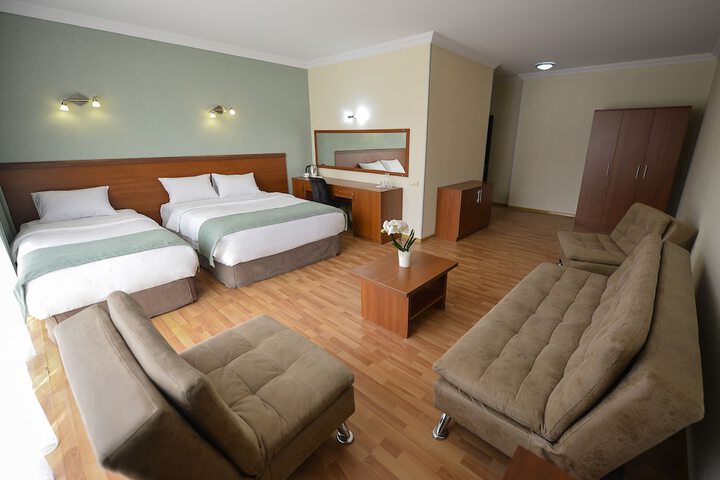 Room 8 of 37