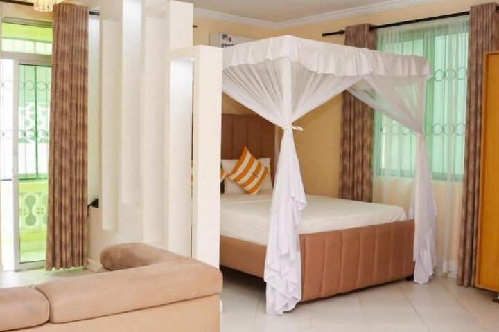 Room 2 of 9