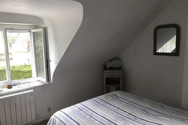 Room 5 of 16