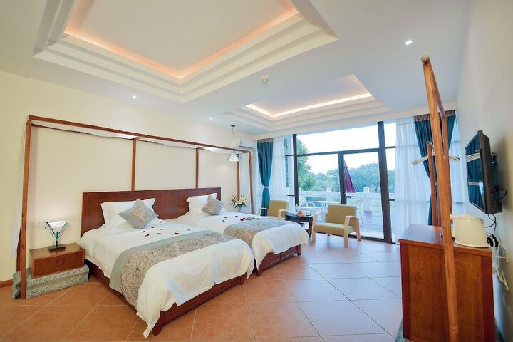 Room 25 of 161