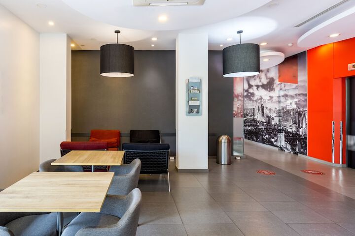 Guest Lobby