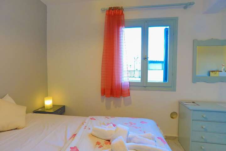 Room 6 of 25