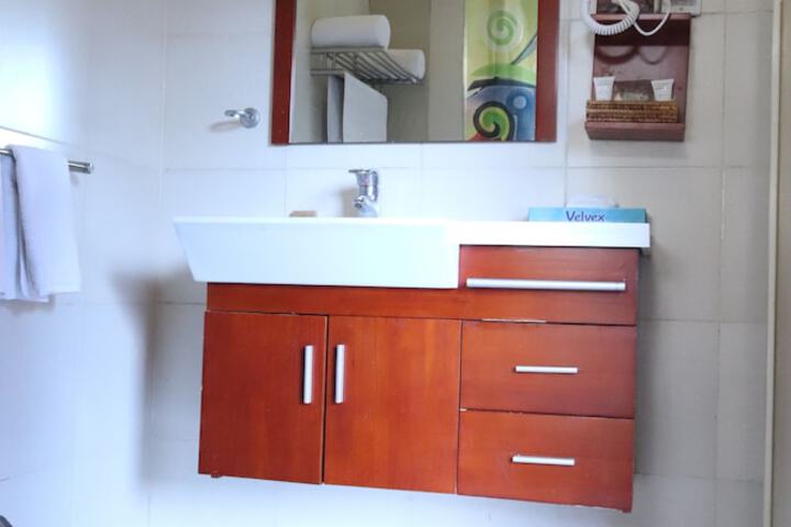 Room 17 of 38