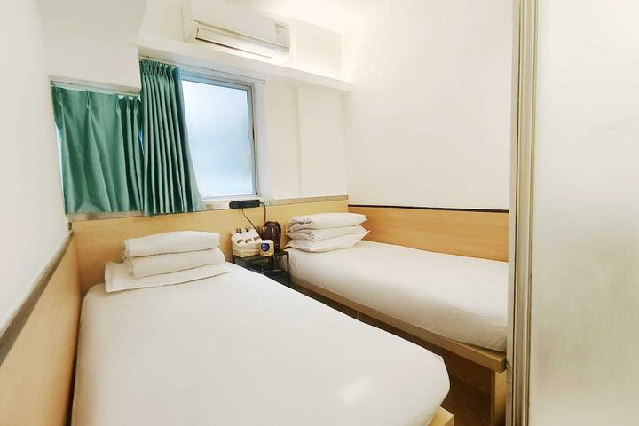 Room 48 of 69