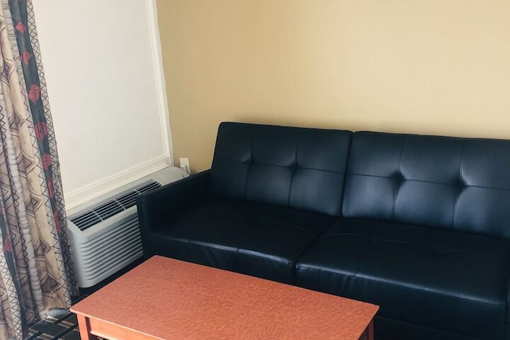 Business Suite Futon Bed 1 Queen and 1 Single Bed (11 of 15)