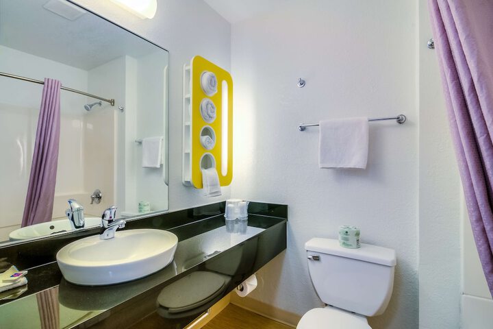 Double Bed Accessible (10 of 13)