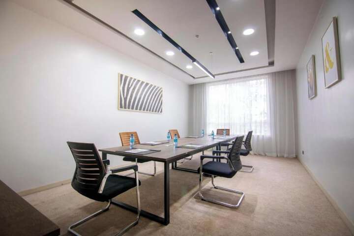 Business Center 23 of 29