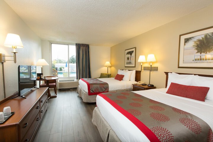 2 Double Beds Standard (6 of 15)