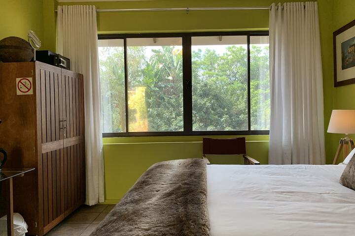Room 85 of 143