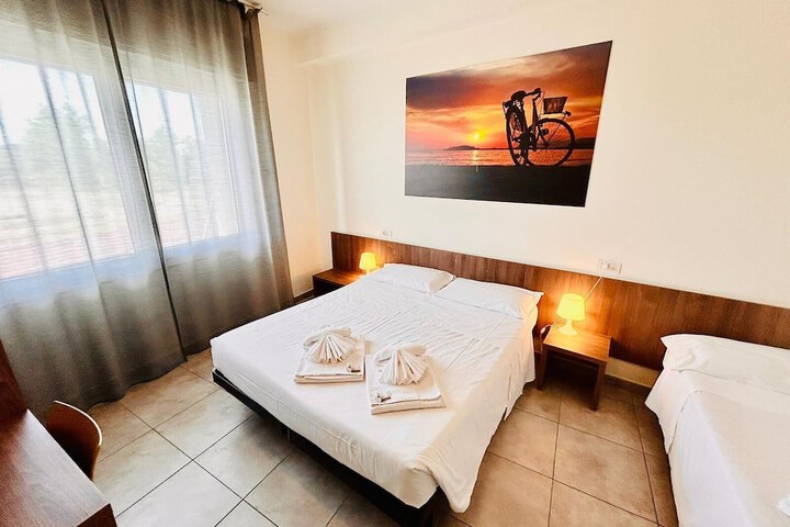 Room 6 of 20