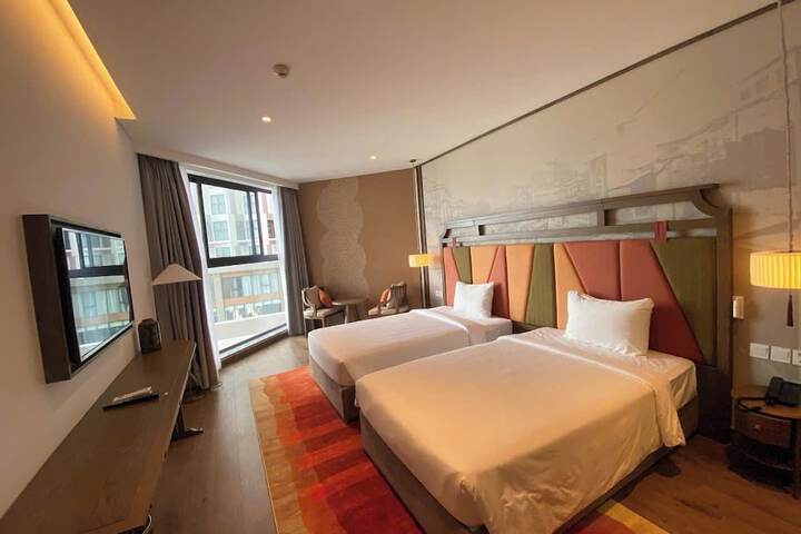 Room 36 of 63