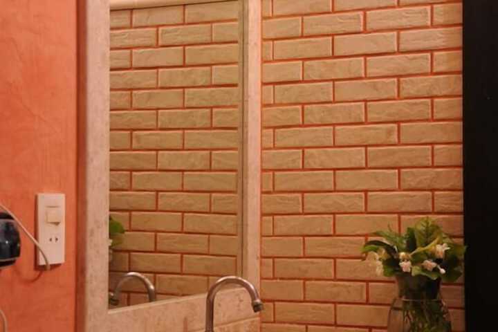 Room 6 of 38