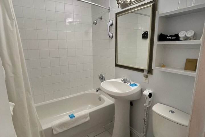 Room 68 of 99