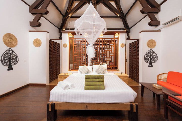 Room 2 of 47
