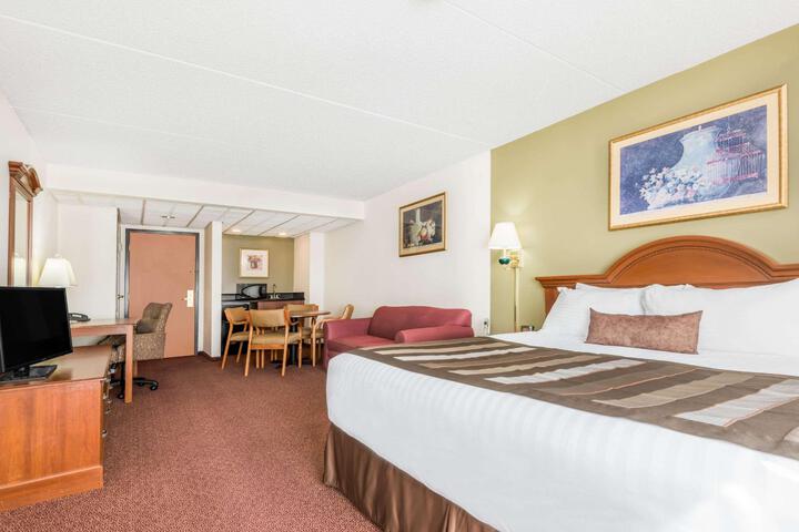 1 King Bed (29 of 48)