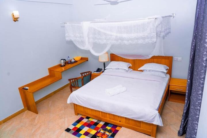 Room 6 of 43