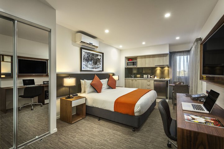 Room 4 of 23