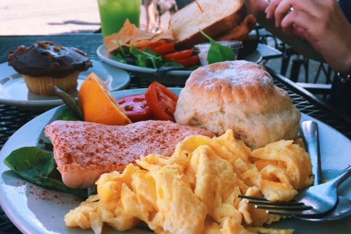 Breakfast/Coffee Service 14 of 27