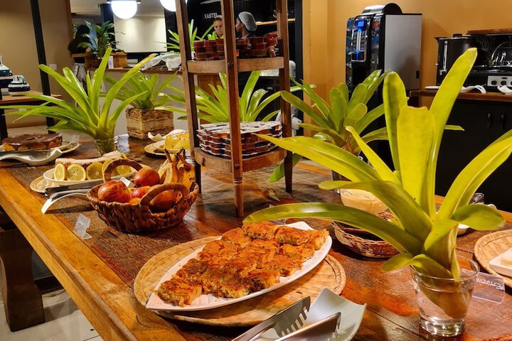 Dining 46 of 52