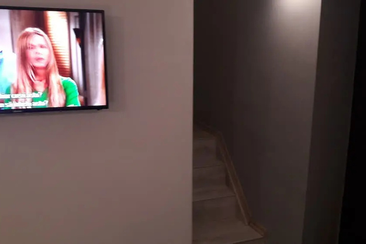 Room 10 of 17