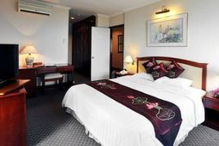 Room 8 of 20