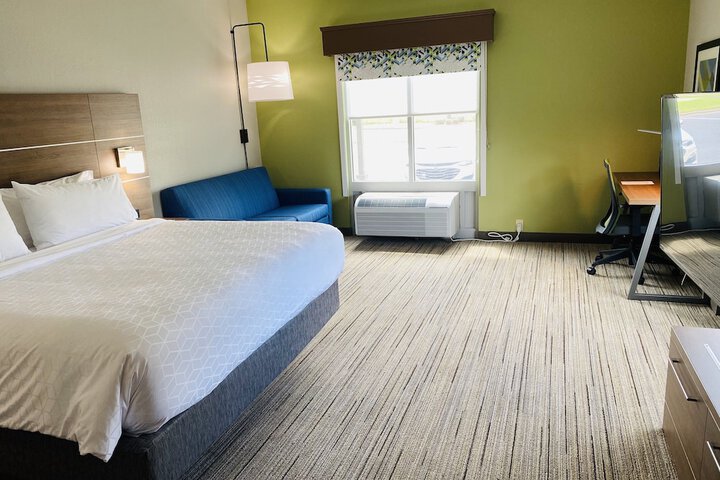 1 King Bed Standard Mobility Accessible Tub (1 of 15)