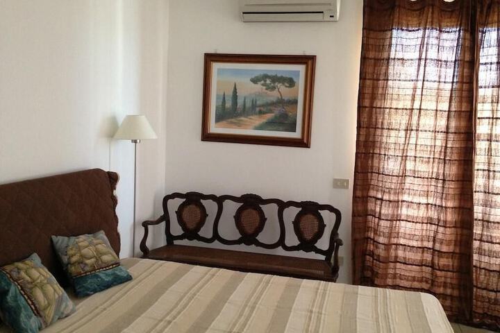 Room 3 of 12
