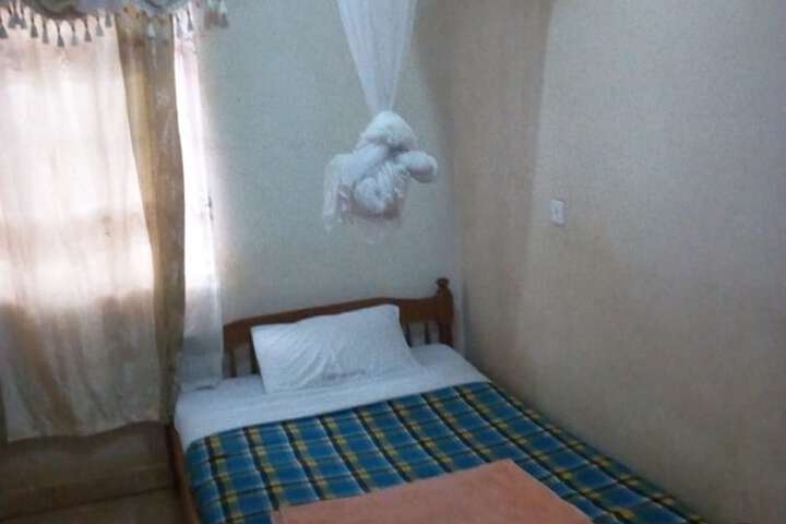 Room 2 of 18