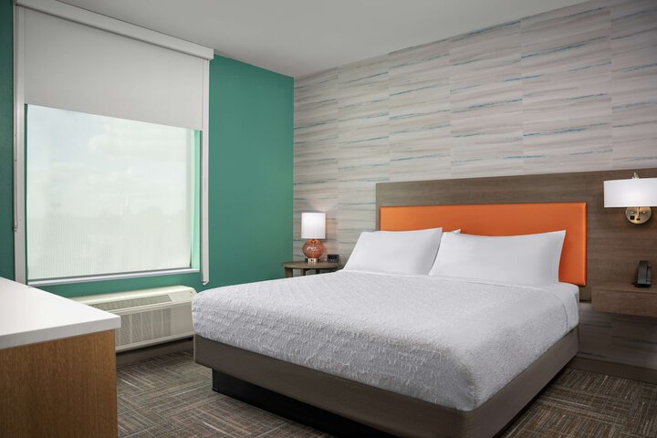 Room 6 of 30