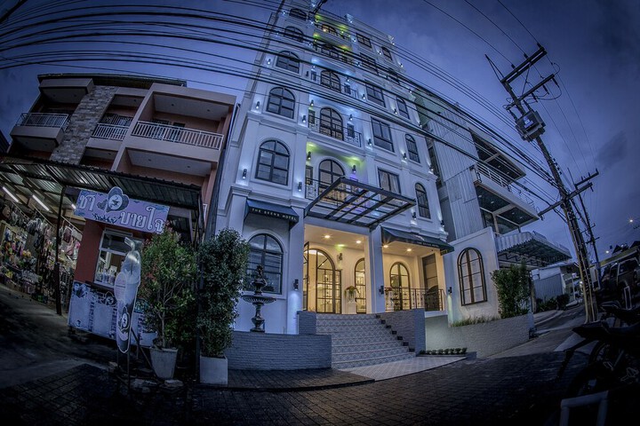 Hotel 31 of 33