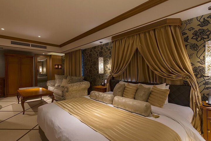 Room 16 of 59